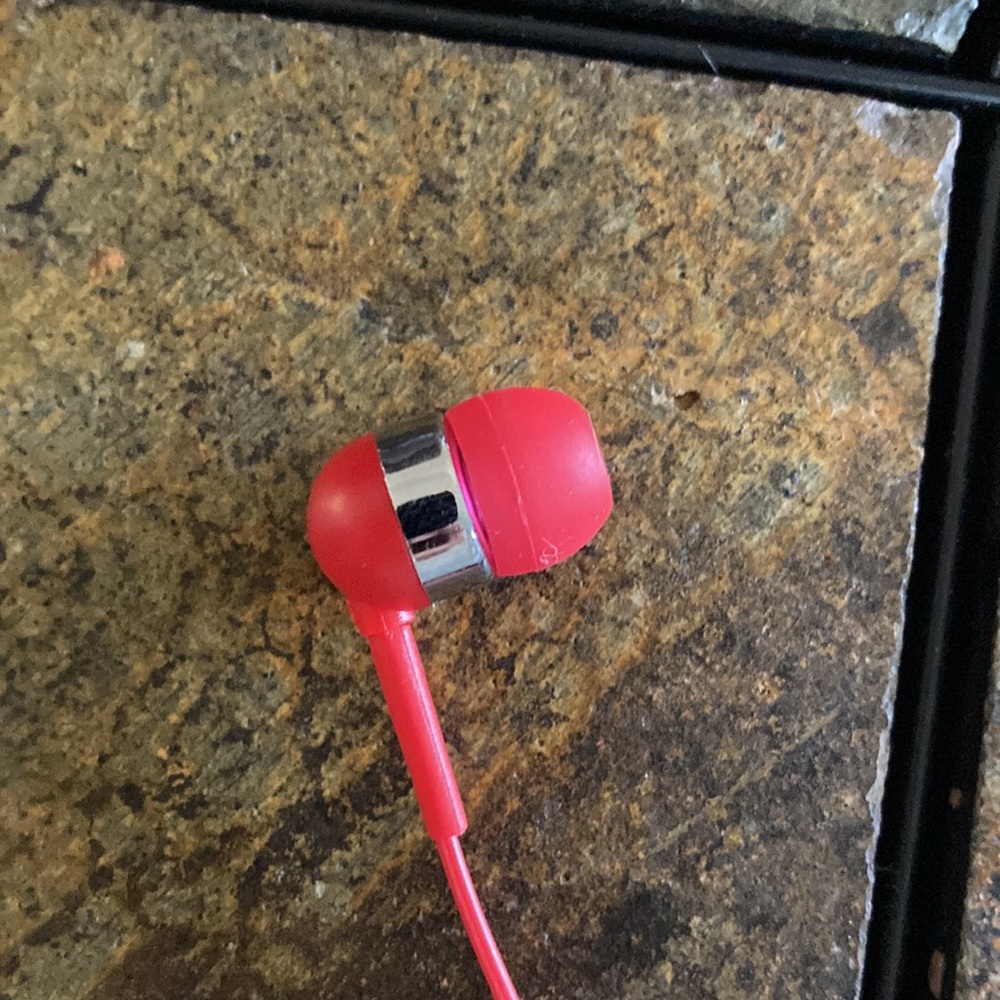 earpods - Picture 4 of 6
